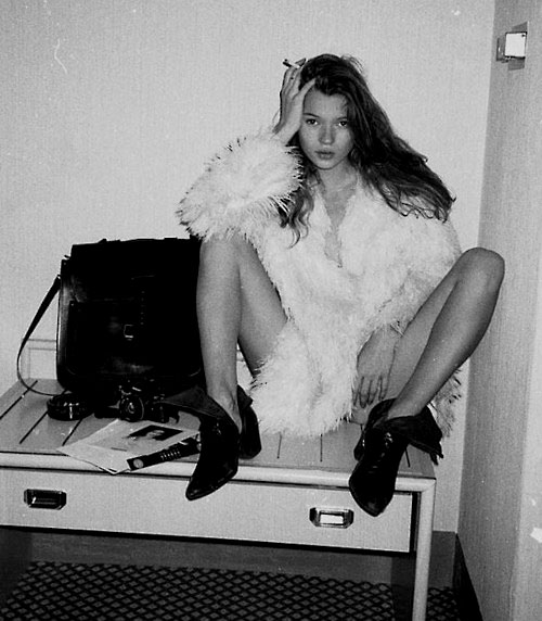 kate-moss-by-gene-lemuel