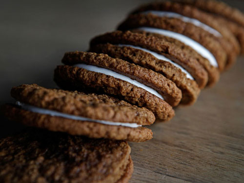 homemade-oatmeal-cream-pie