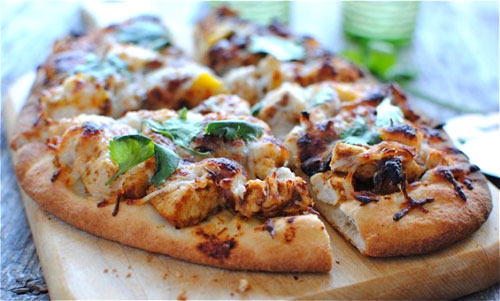 tandoori-chicken-naan-pizza