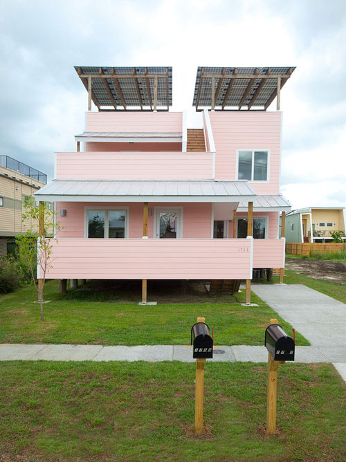 first-frank-gehry-home-completed-by-brad-pitt-s-make-it-right-foundation