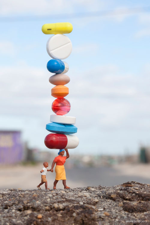 slinkachu-balancing-act