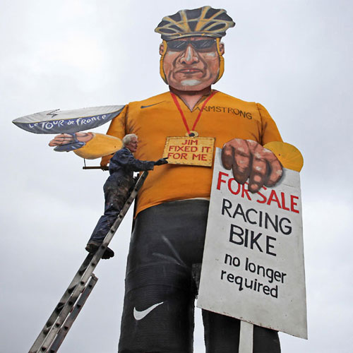 30ft-tall-lance-armstrong-effigy