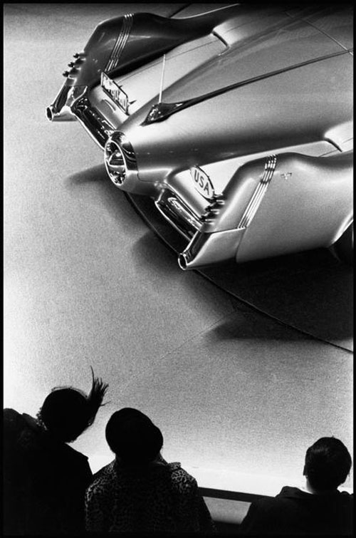 dennis-stock-motorama-car-show