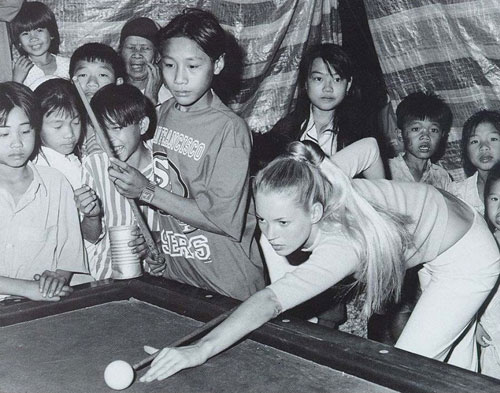 kate-moss-hustler